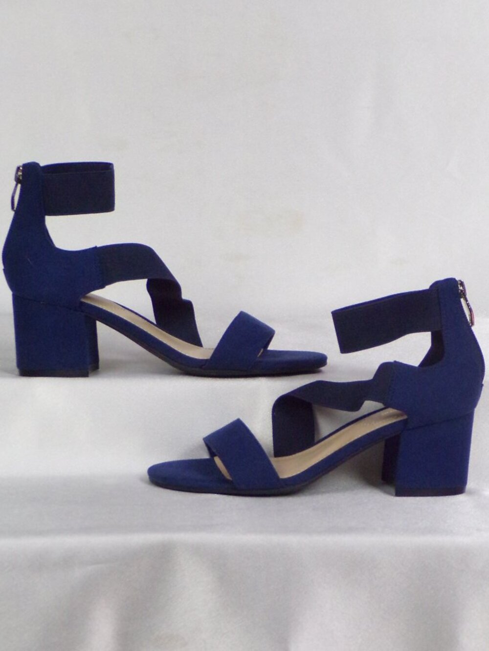 LIZ CLAIBORNE size 7M LC EMERSON navy-blue mid-heel block-heel sandals